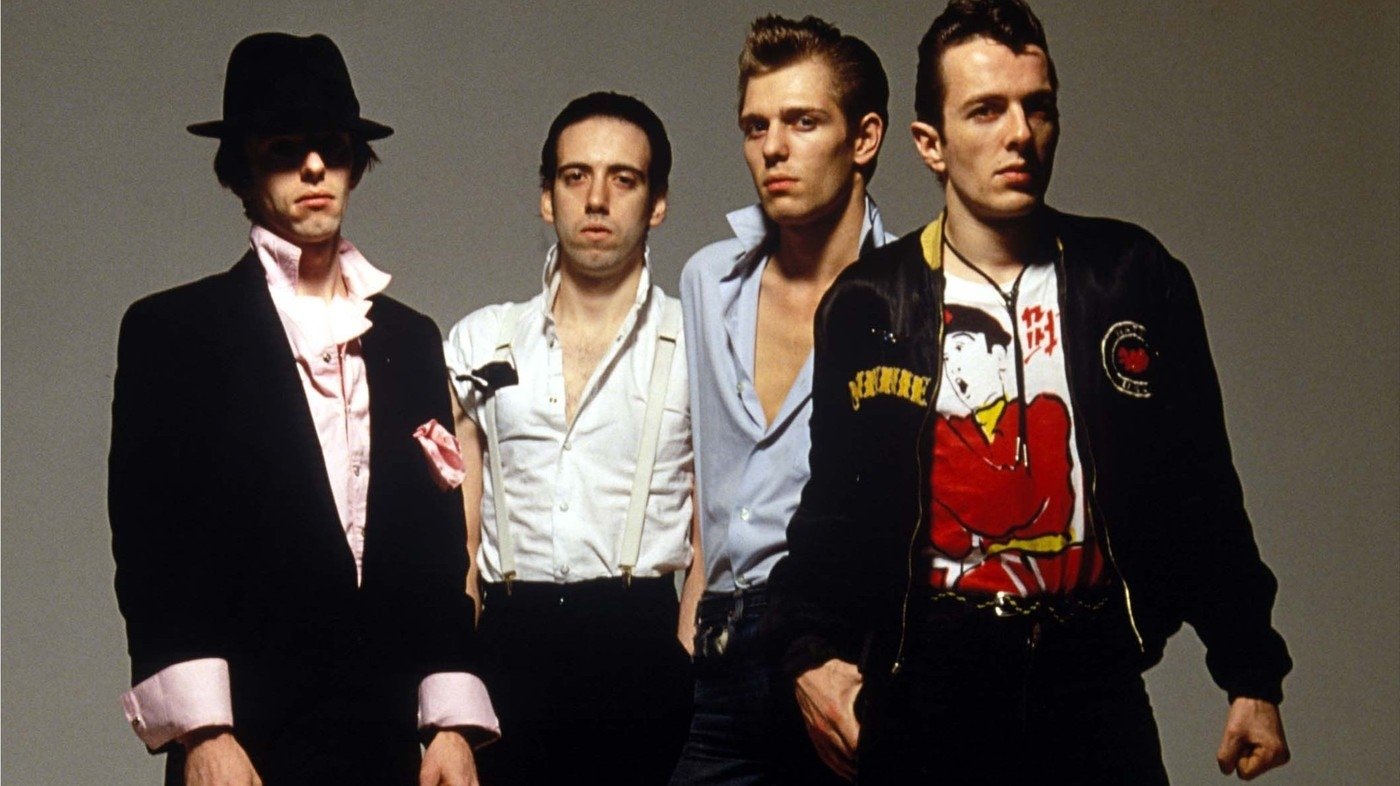 The Clash : The Essential Clash Background