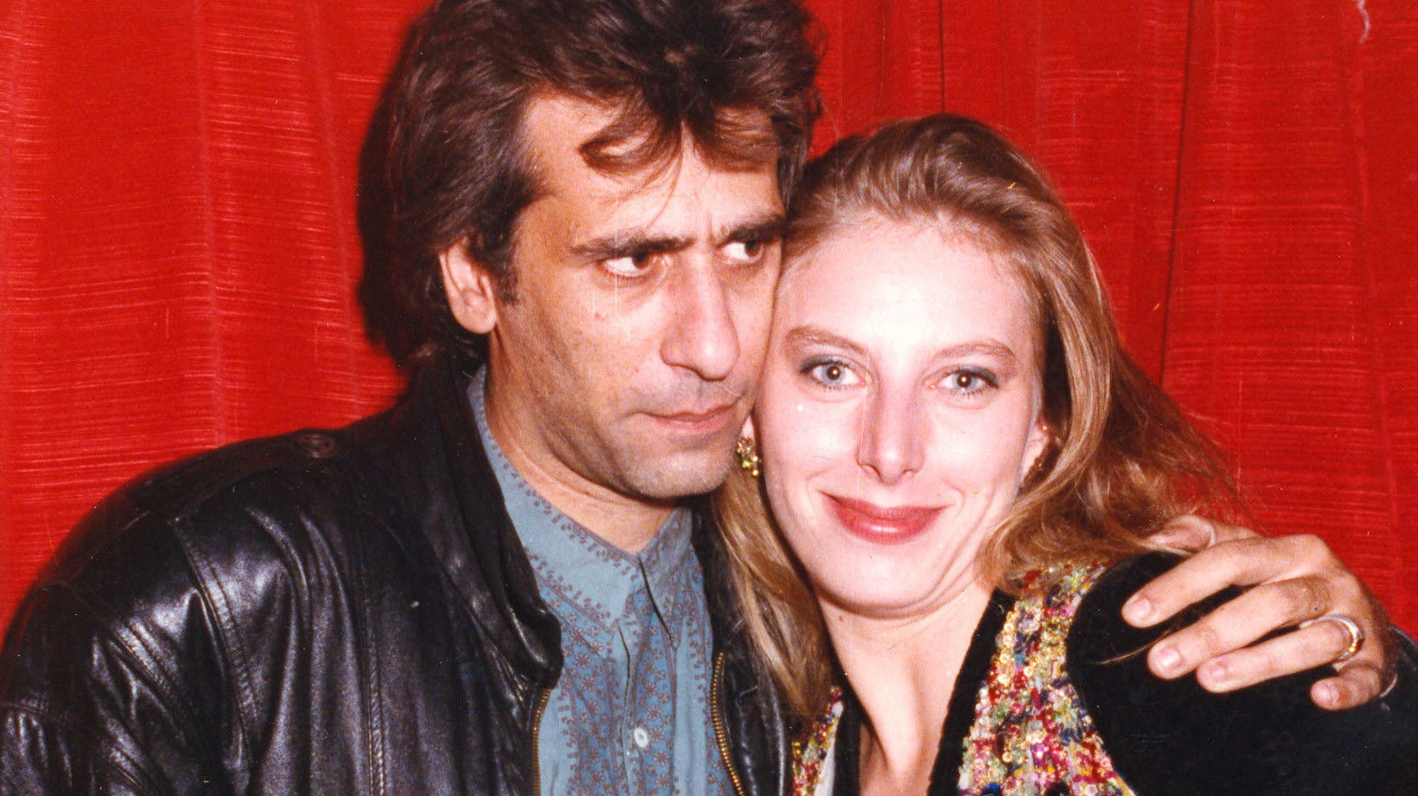 Μπελάδες για Δύο Background