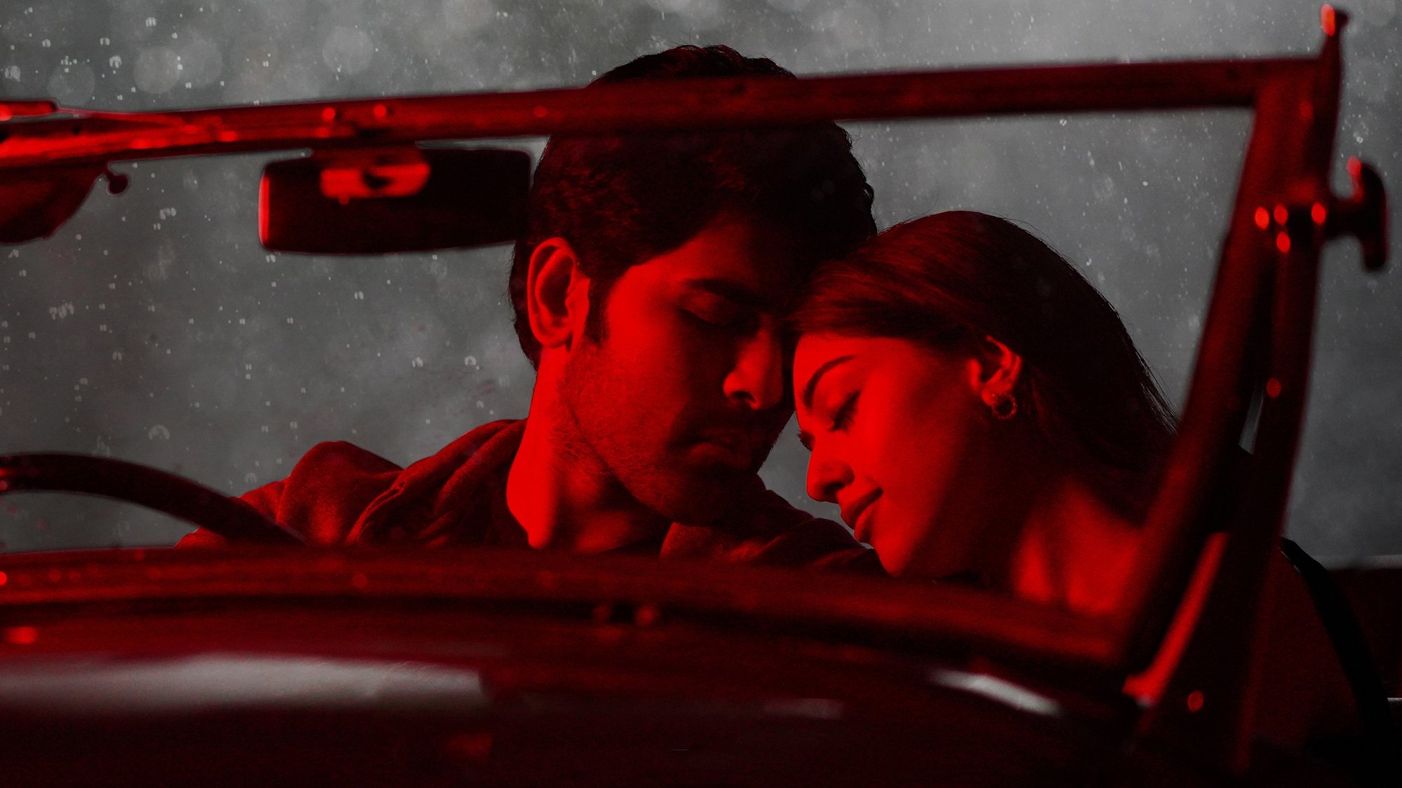 Urvasivo Rakshasivo Background