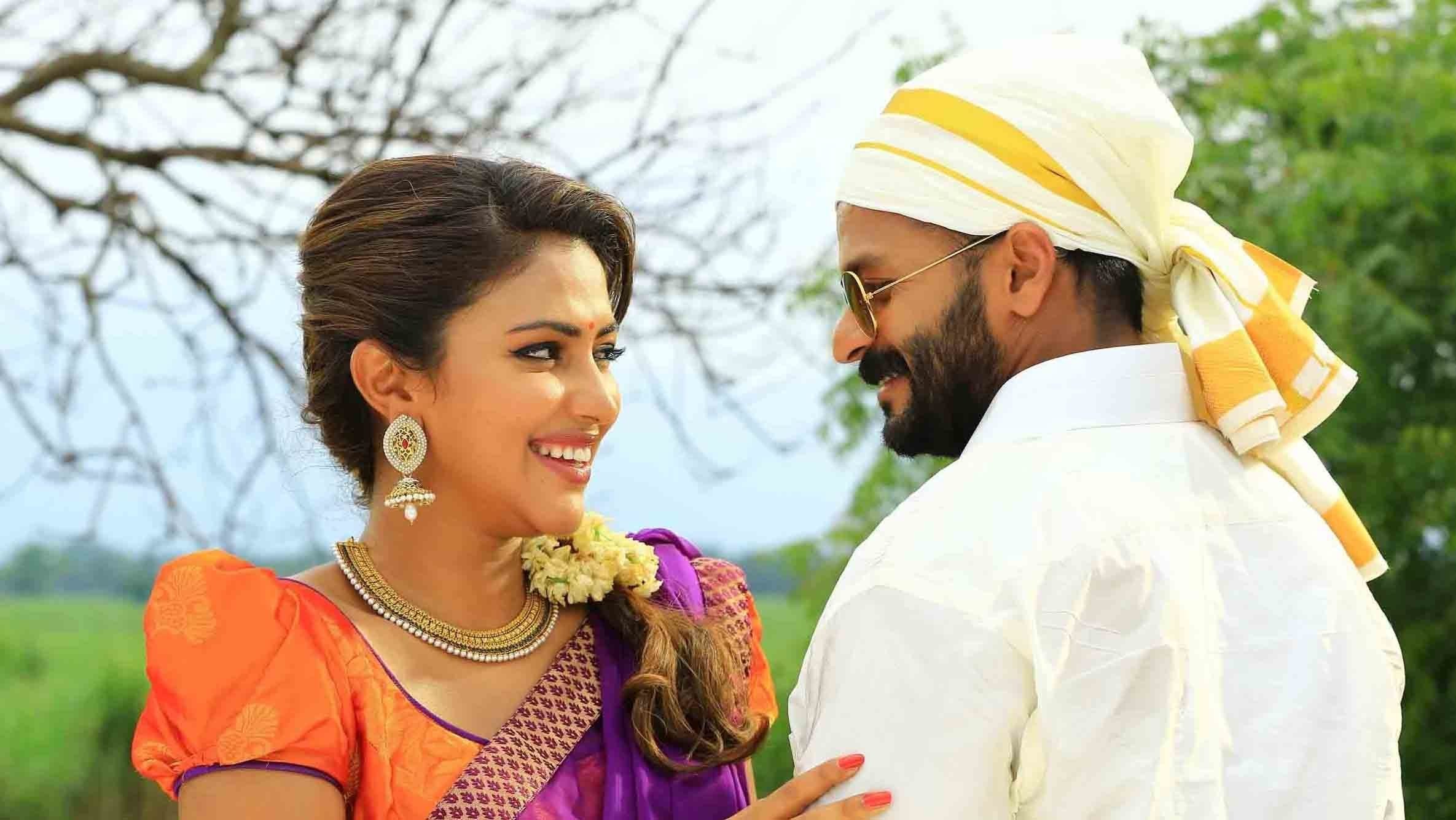 Shajahanum Pareekuttiyum Background