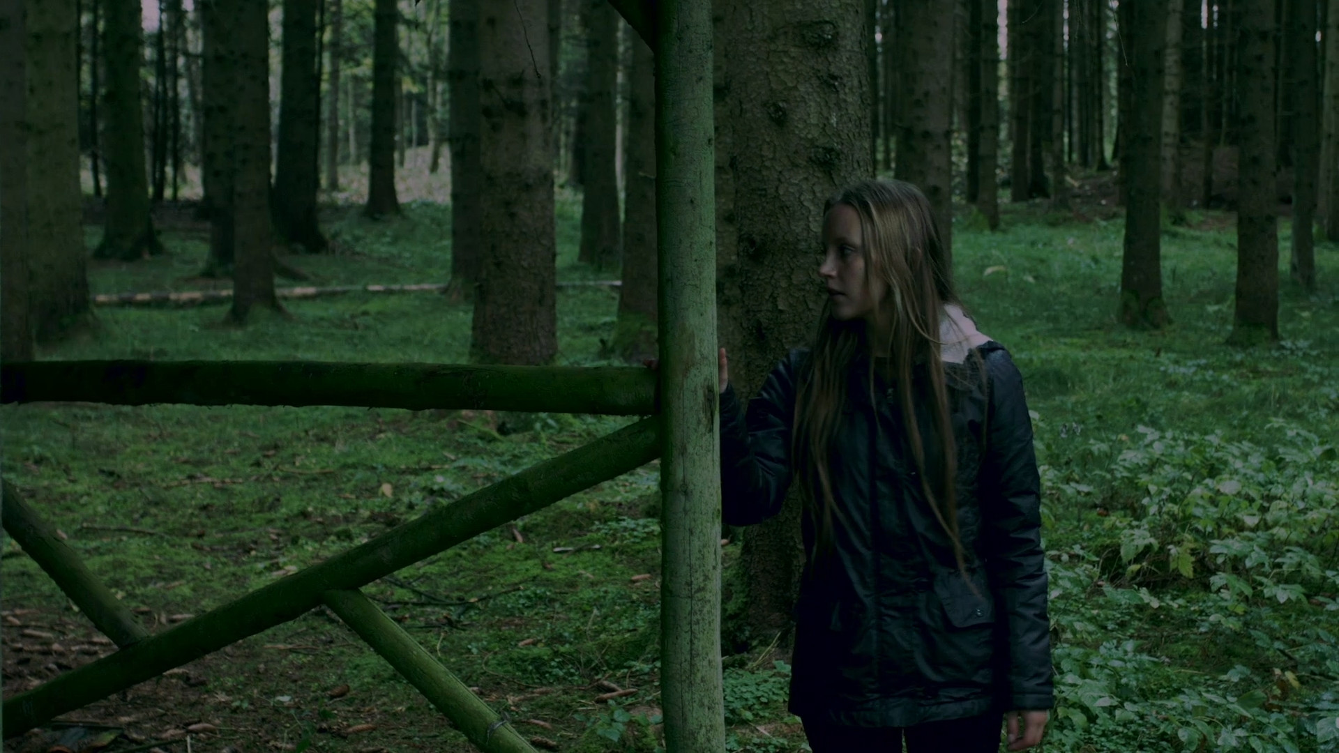 Alice - The Darkest Hour Background