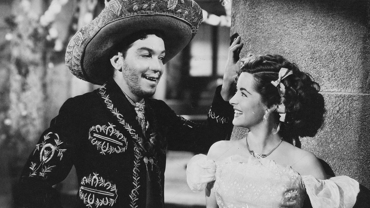 El Siete Machos Background