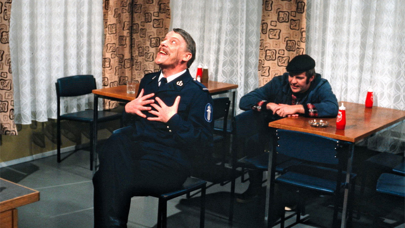 Tankki täyteen Background