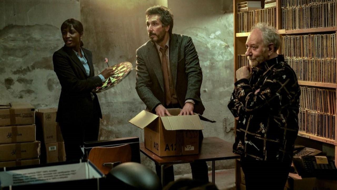 Everybody Lies Background