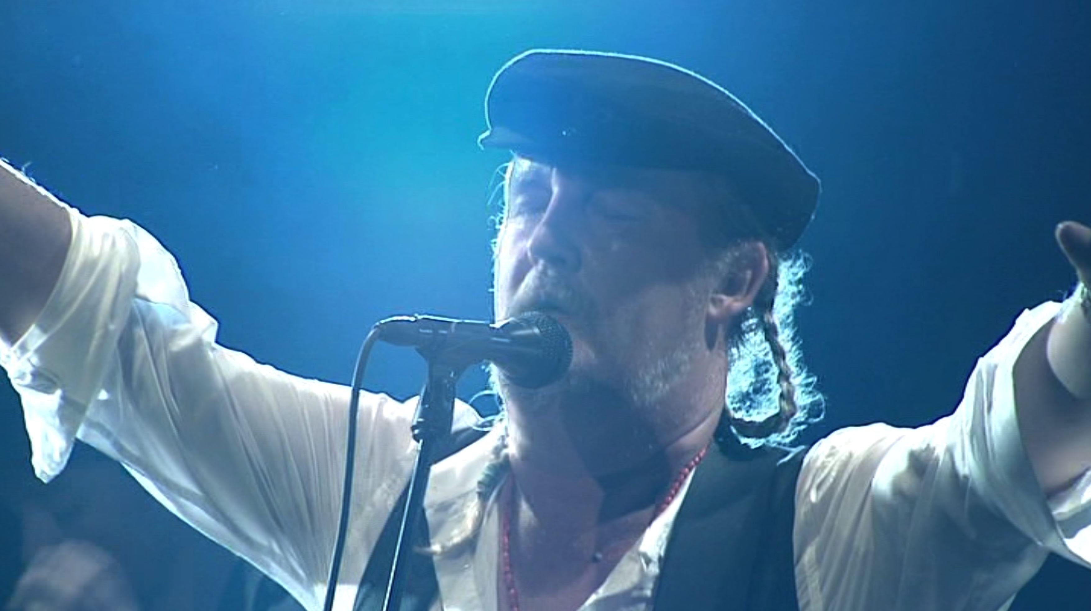 Eldkvarn: Svart Gig Background