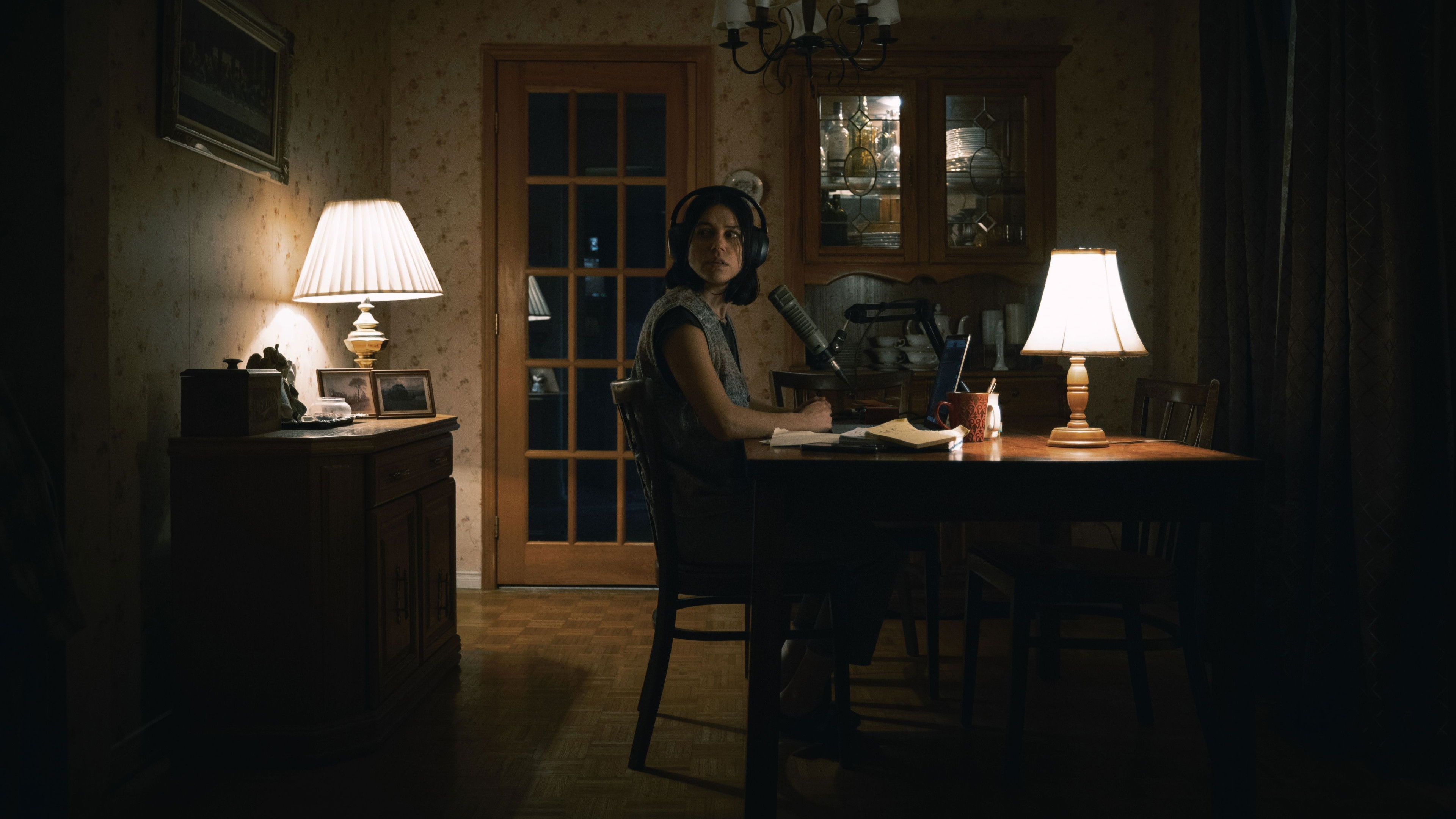 undertone Background