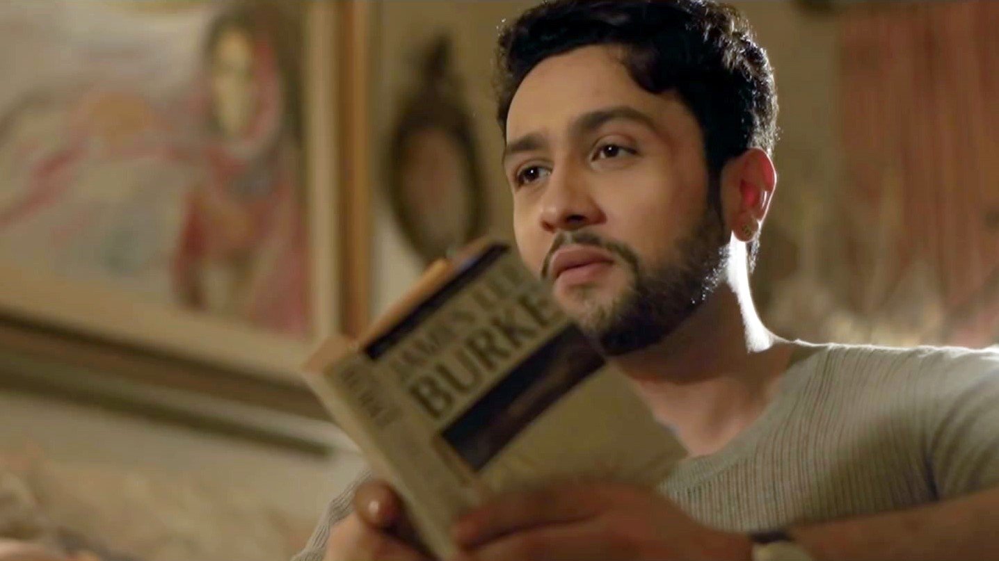 Luckhnowi Ishq Background