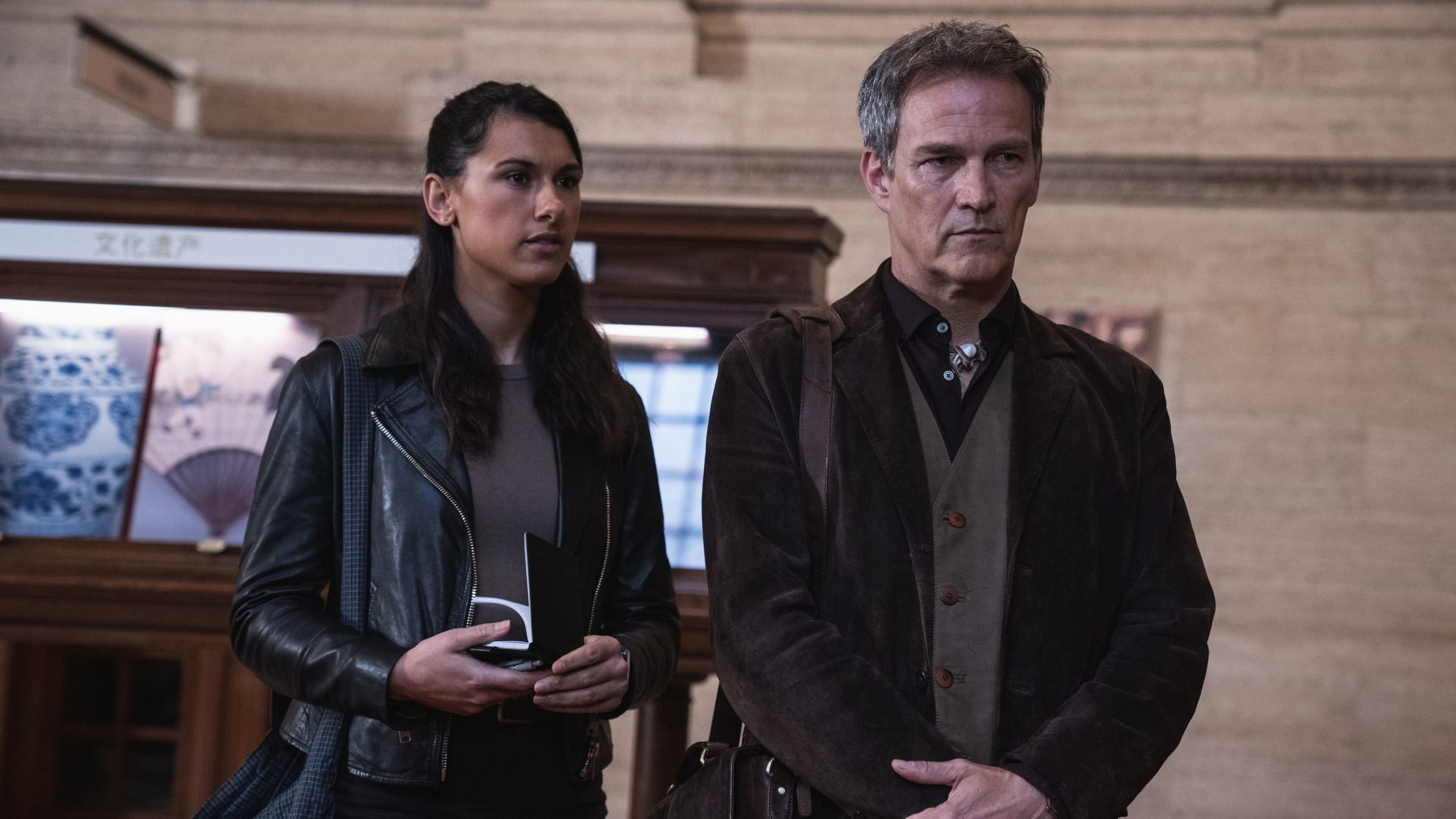 Art Detectives Background