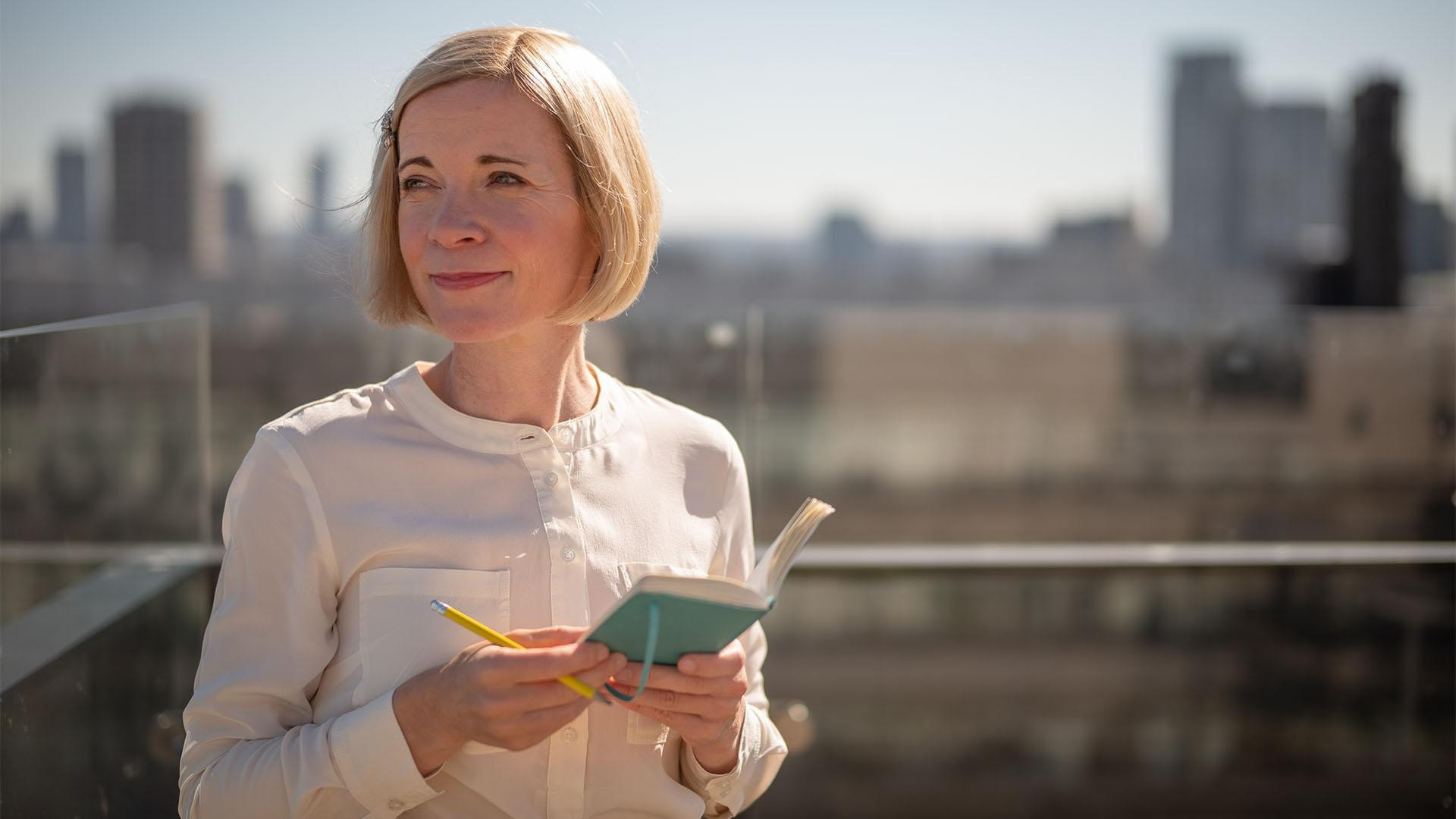 Lucy Worsley Investigates Background
