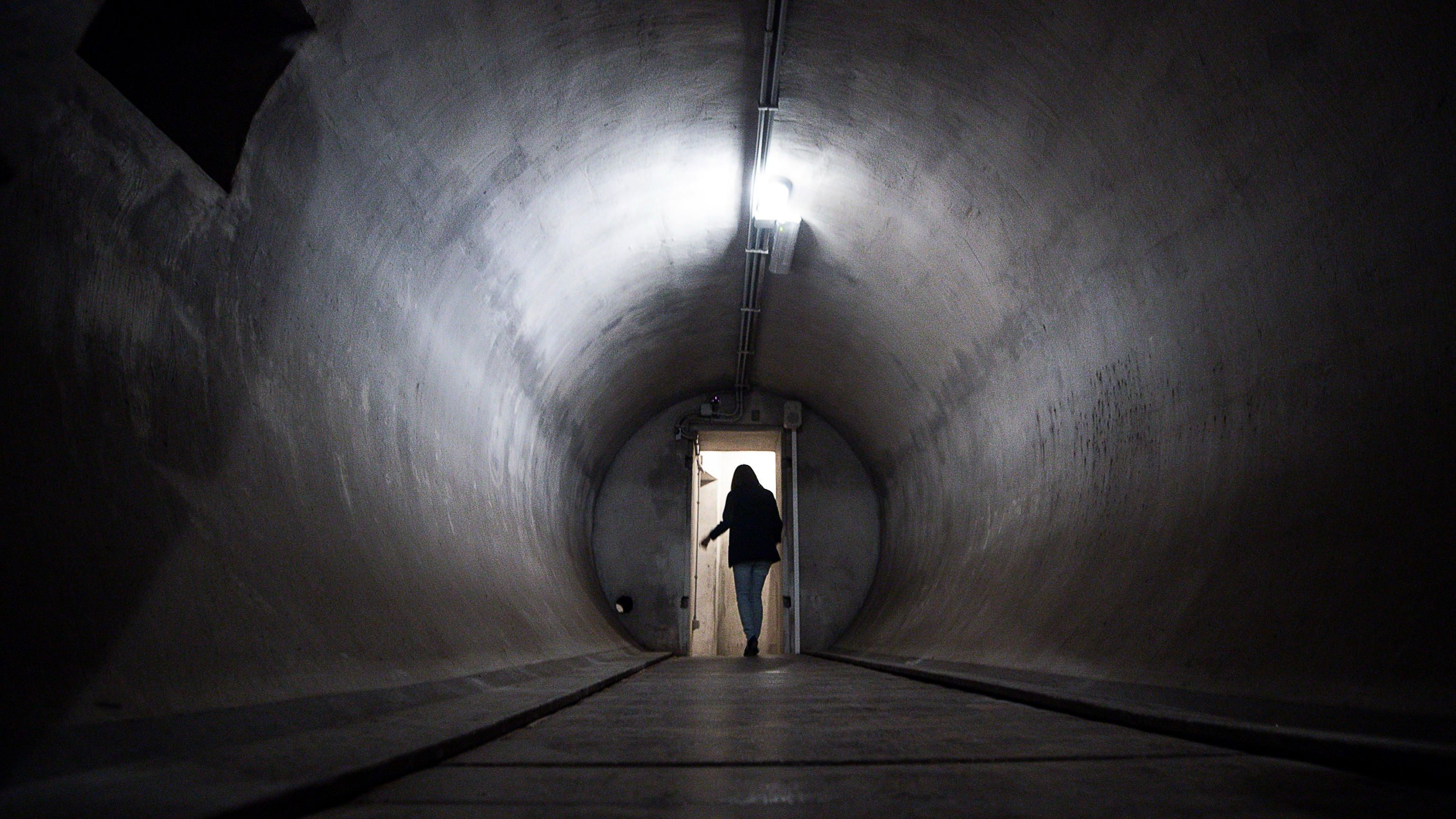 11:23 - 09:59 (About Fear) Background