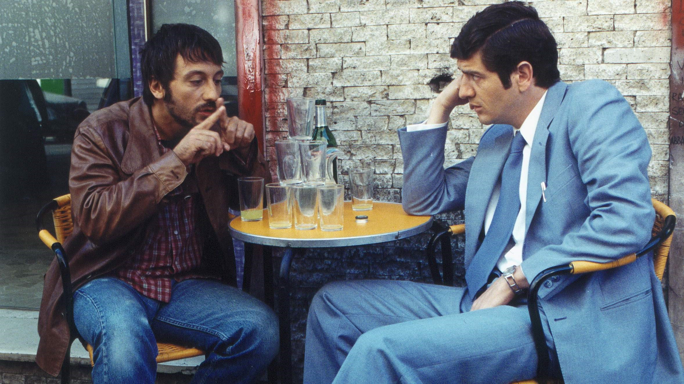 Un Aldo qualunque Background