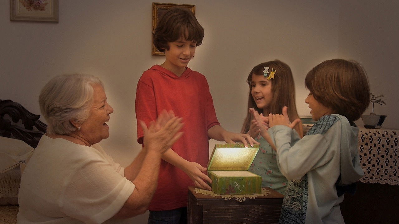 Dentro da Caixinha — Segredo de Criança Background