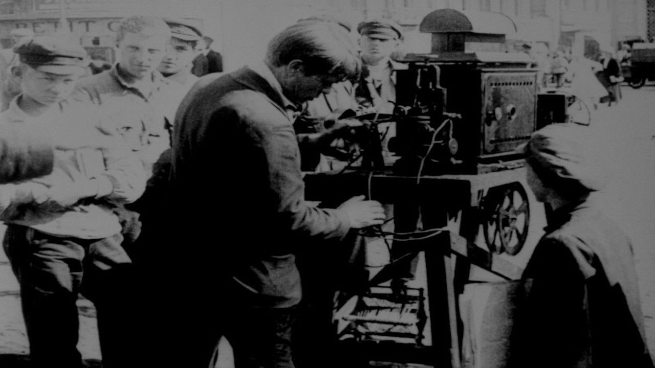 Kino-Pravda No. 9 Background