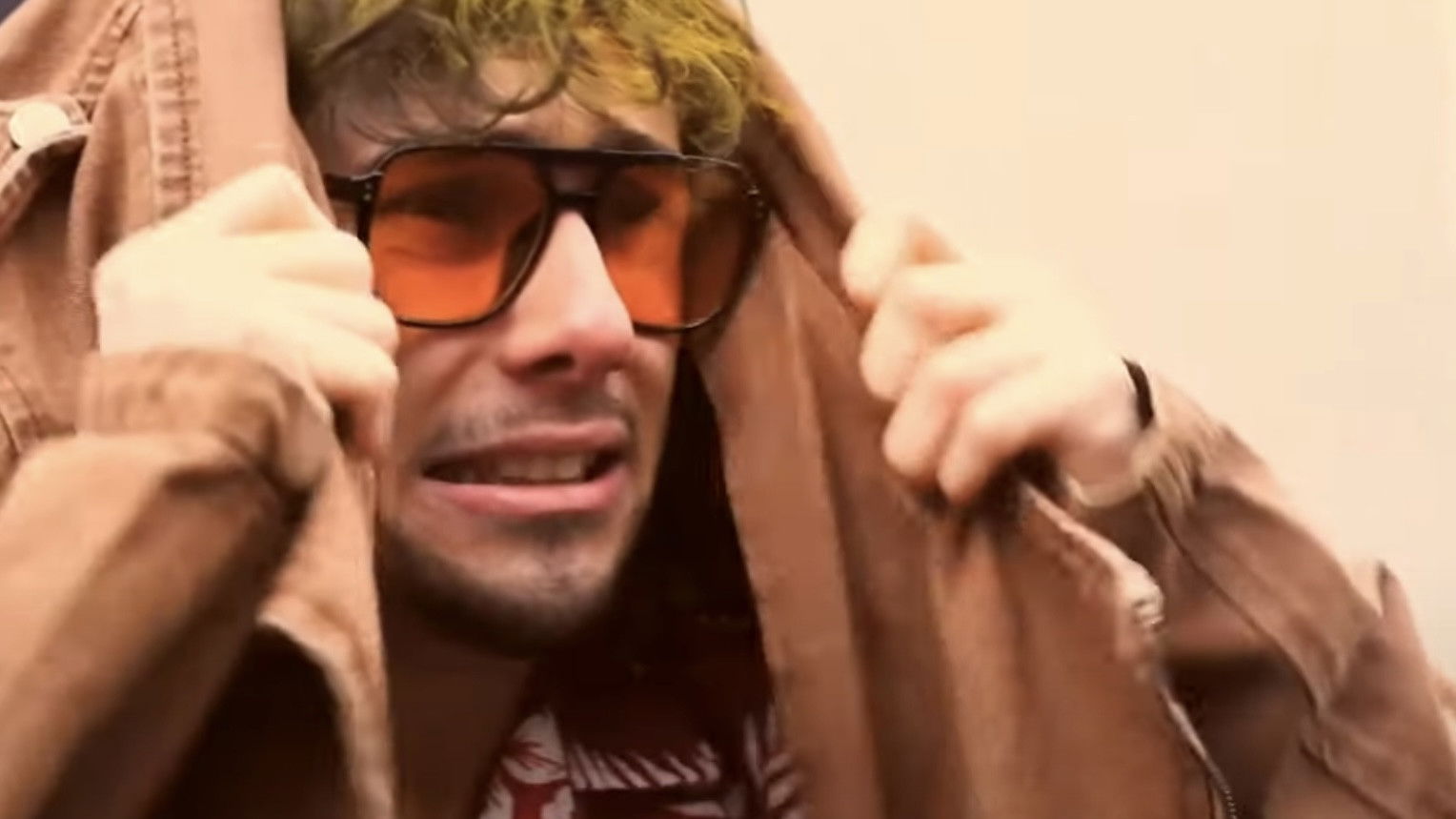 The Unususal Duo Background