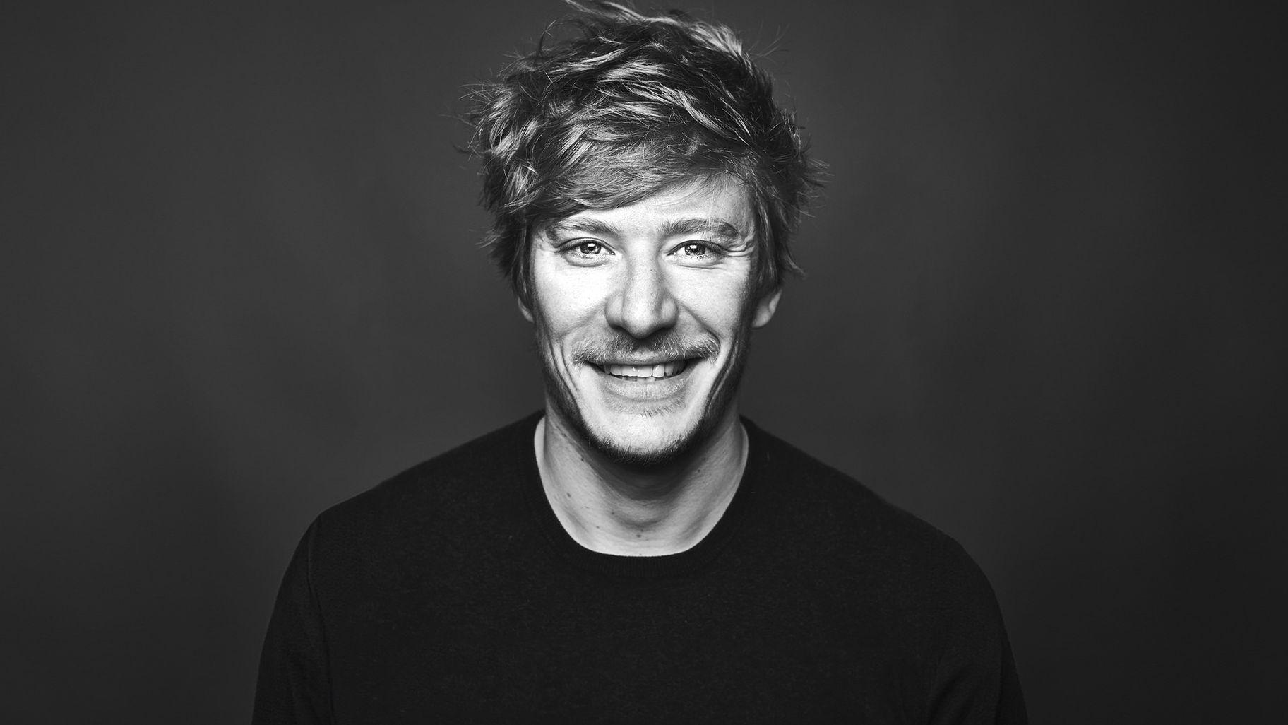 Gérémy Crédeville : Enfin Background