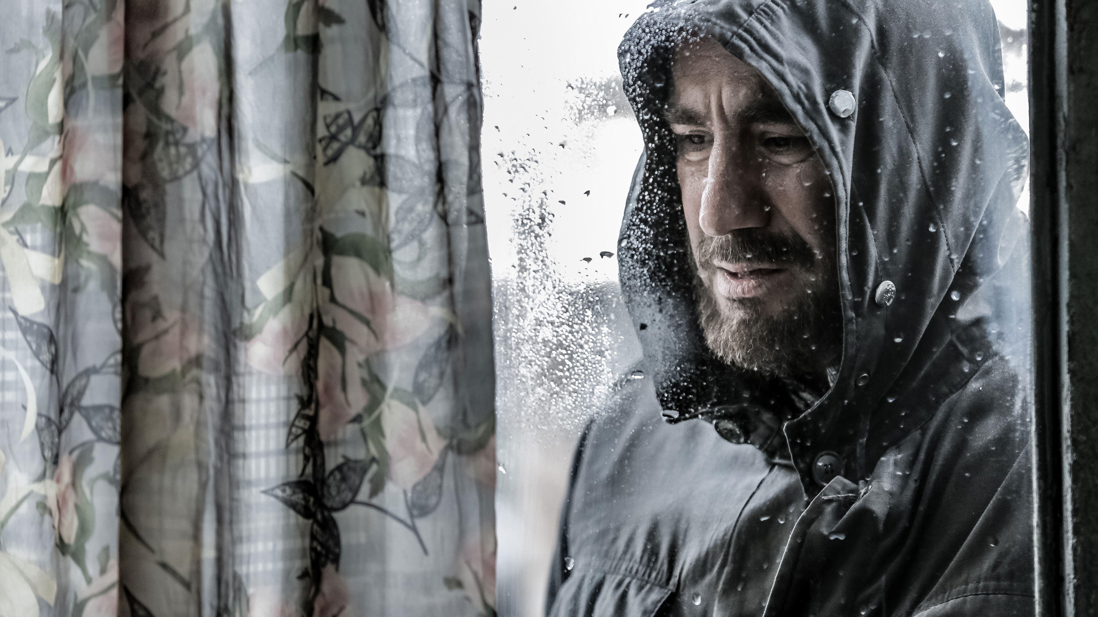 Rona, Azim's Mother Background