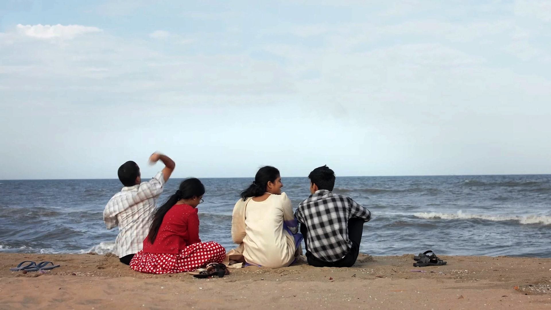 Mudhal Nee Mudivum Nee Background