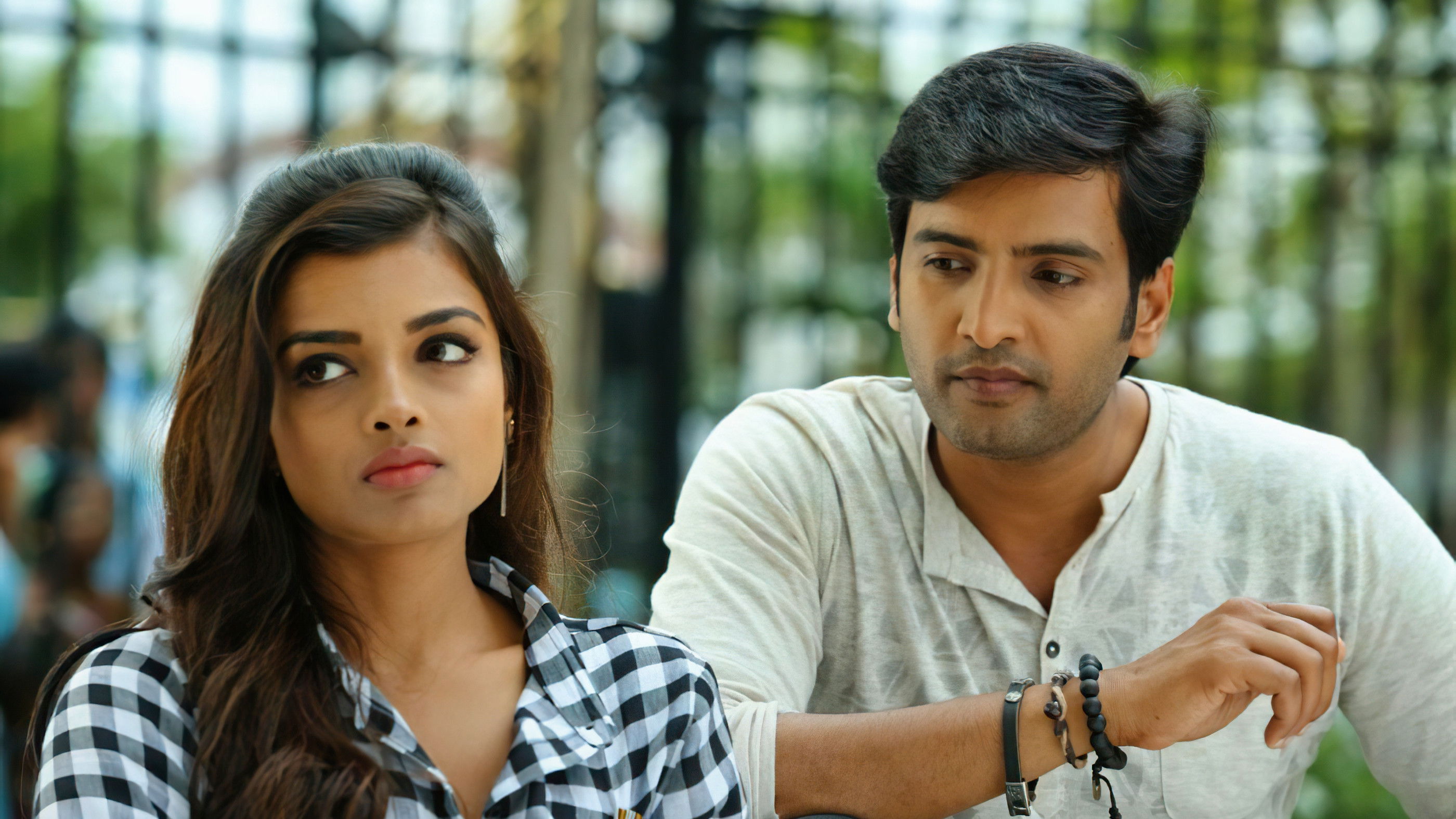 Inimey Ippadithan Background