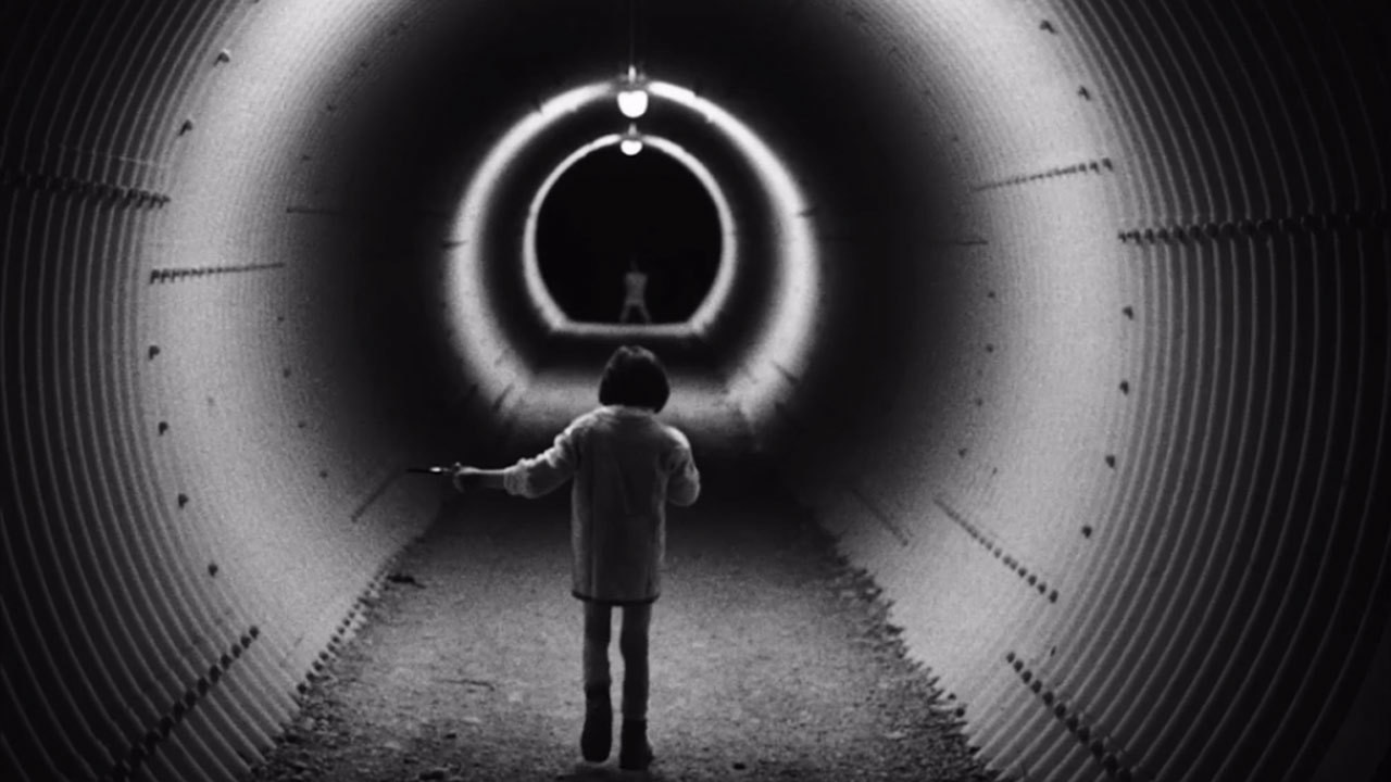 Le Révélateur Background