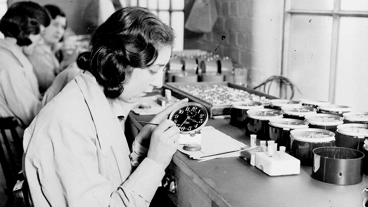 100 Years of the Atom Background