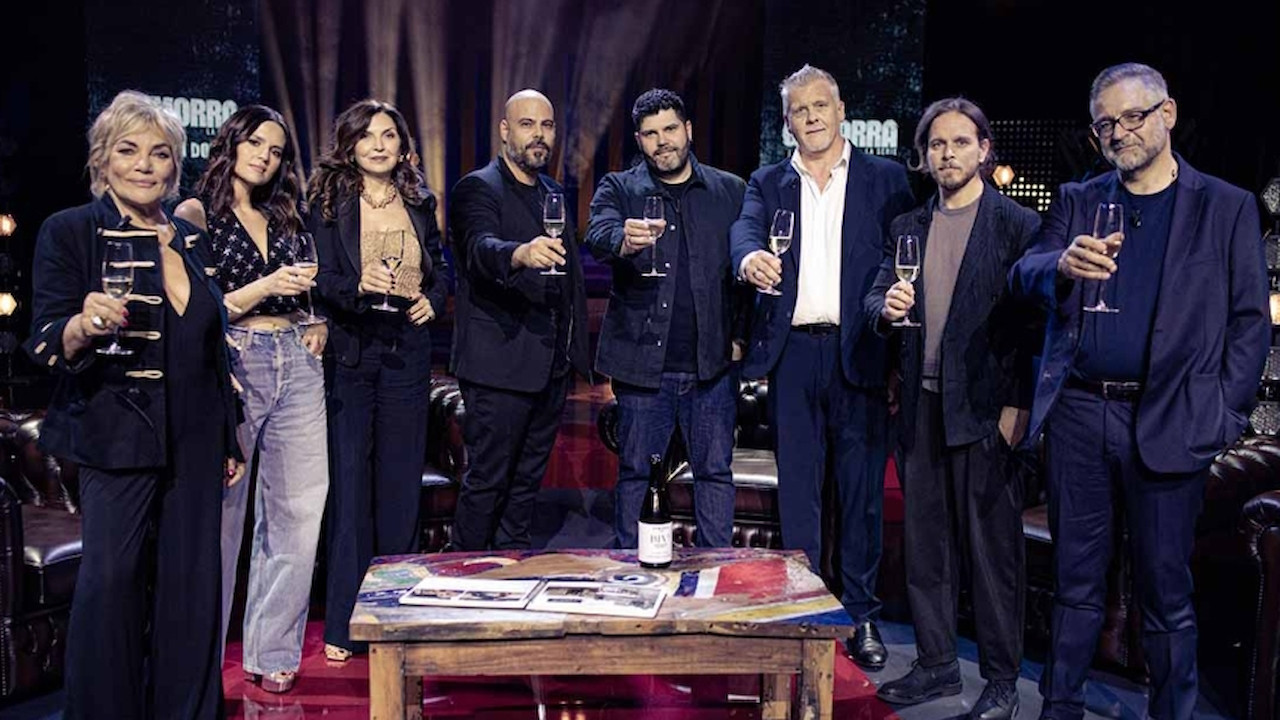 Gomorra - La Serie: 10 anni dopo Background