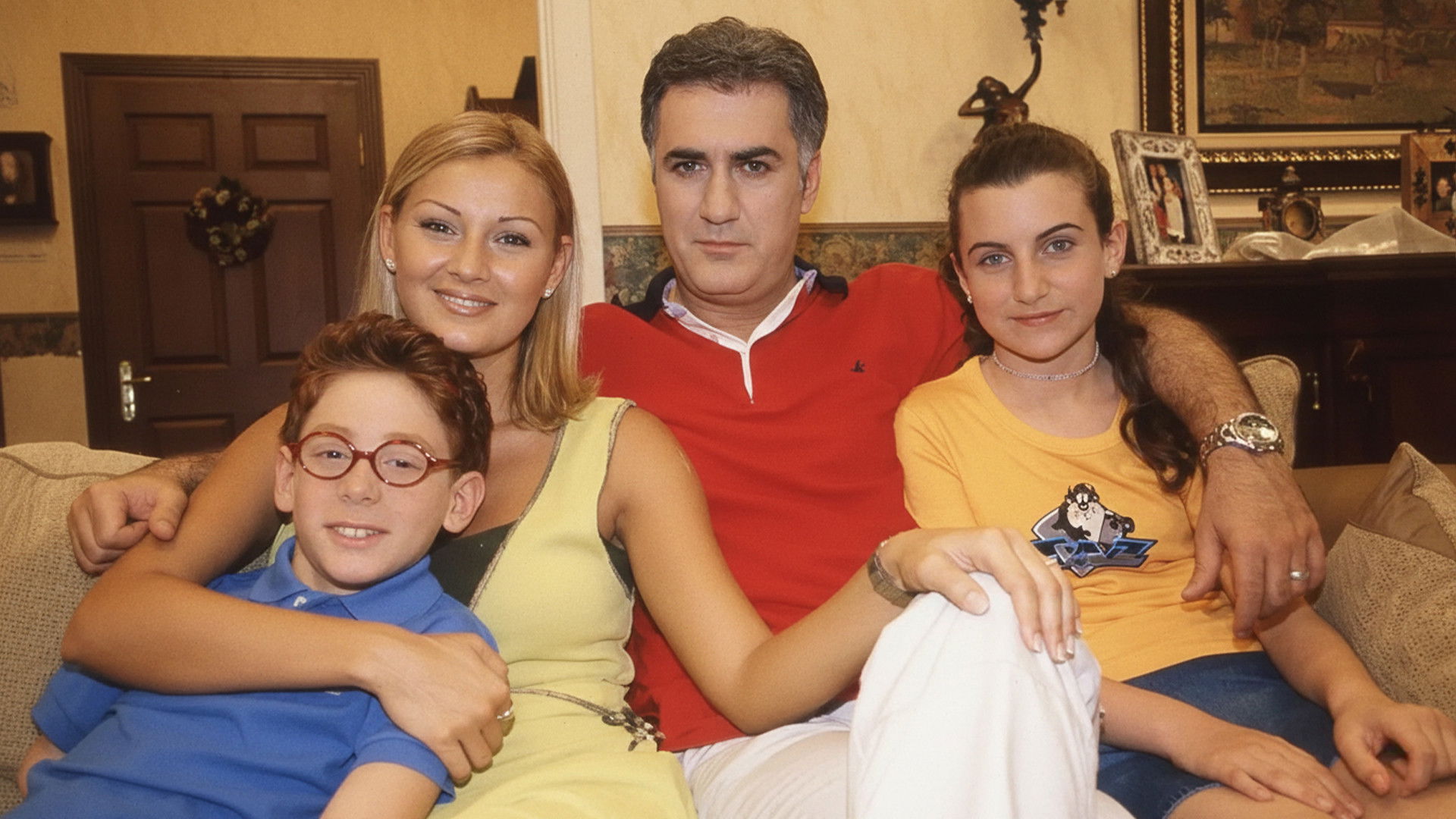 Çocuklar Duymasın Background