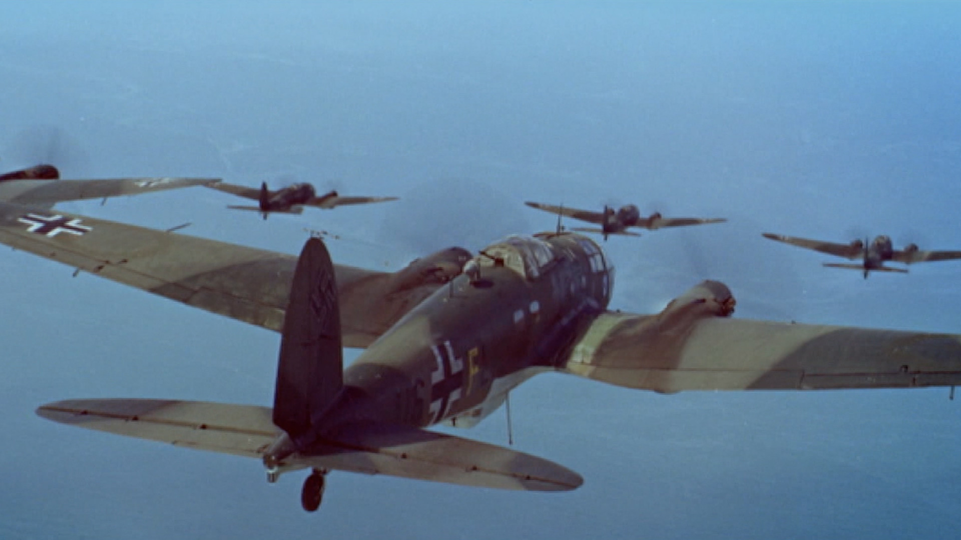 13 Hours That Saved Britain Background