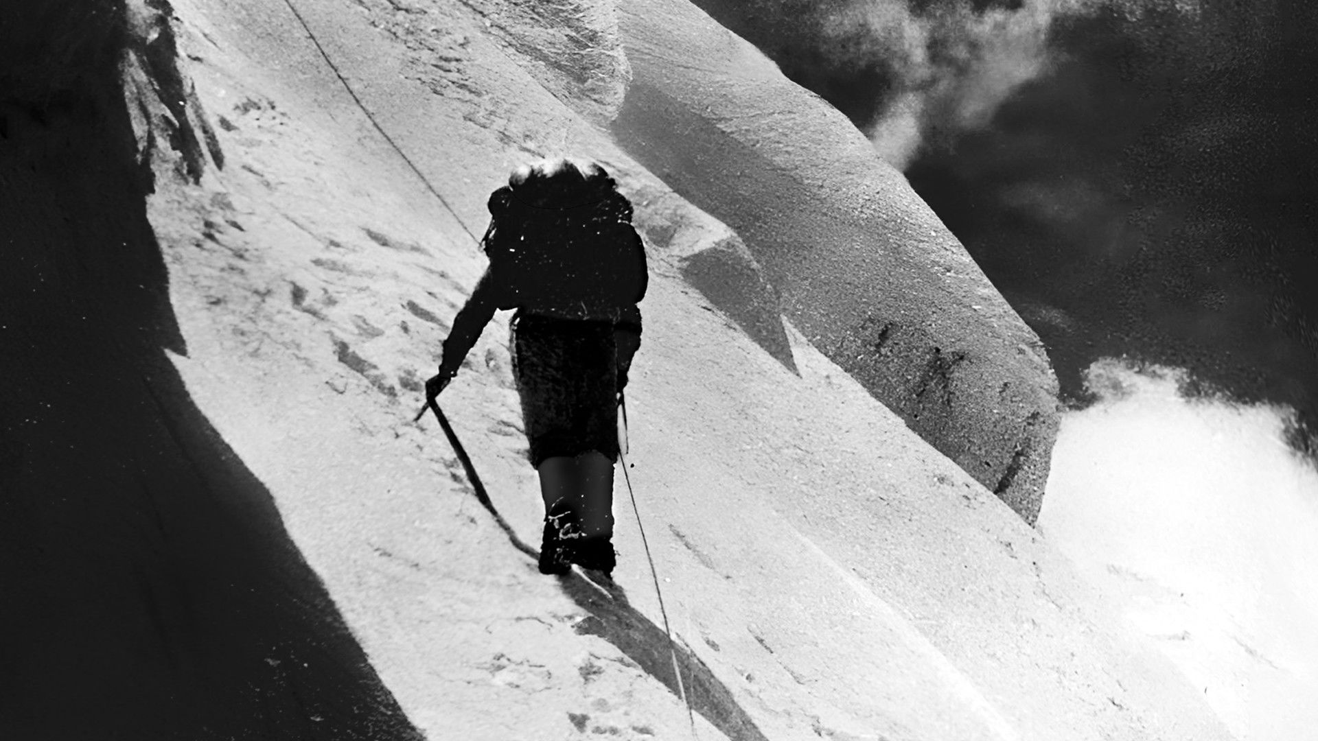 Shakhaur 7116m, Face Nord Background