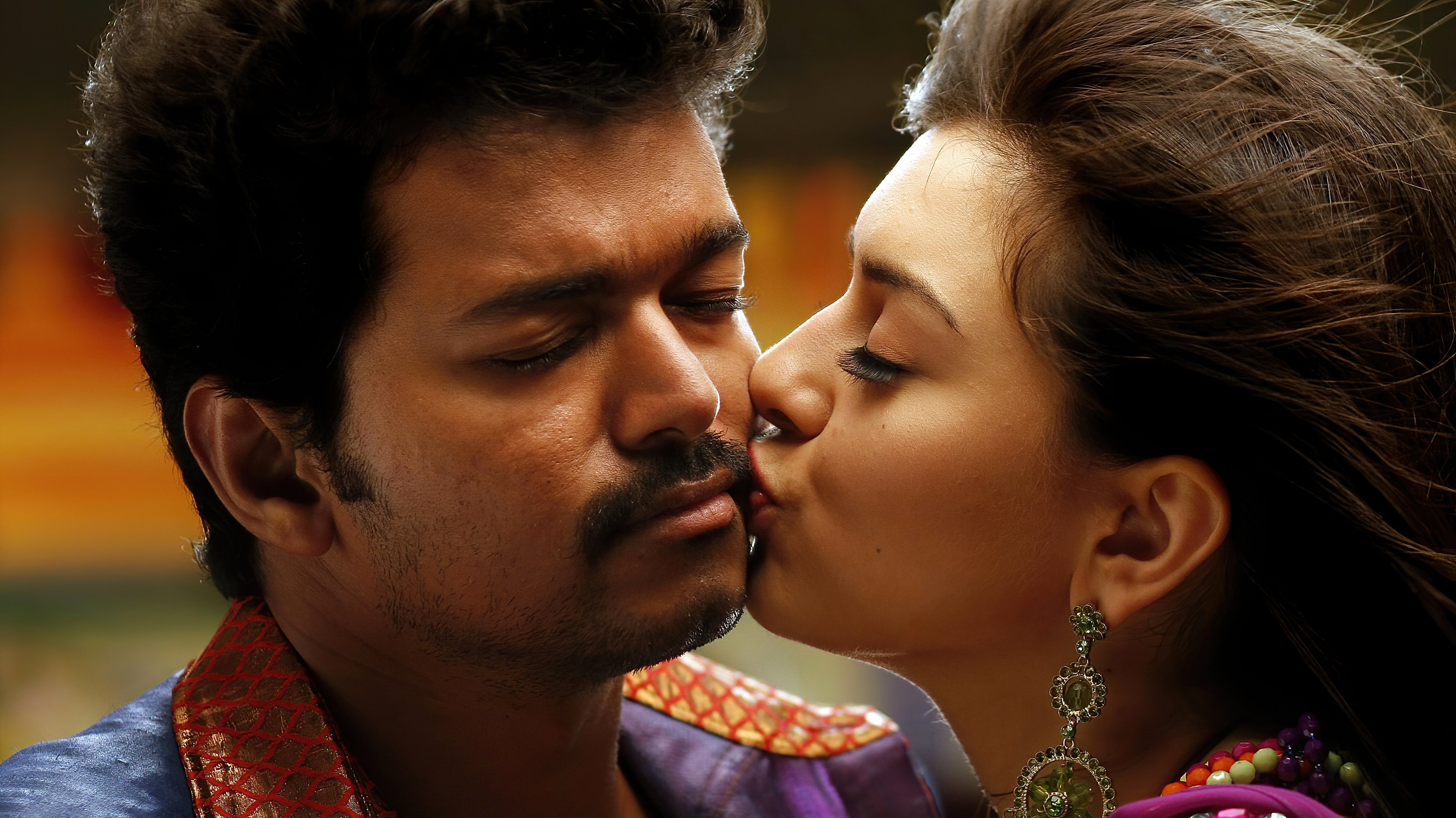 Velayudham Background