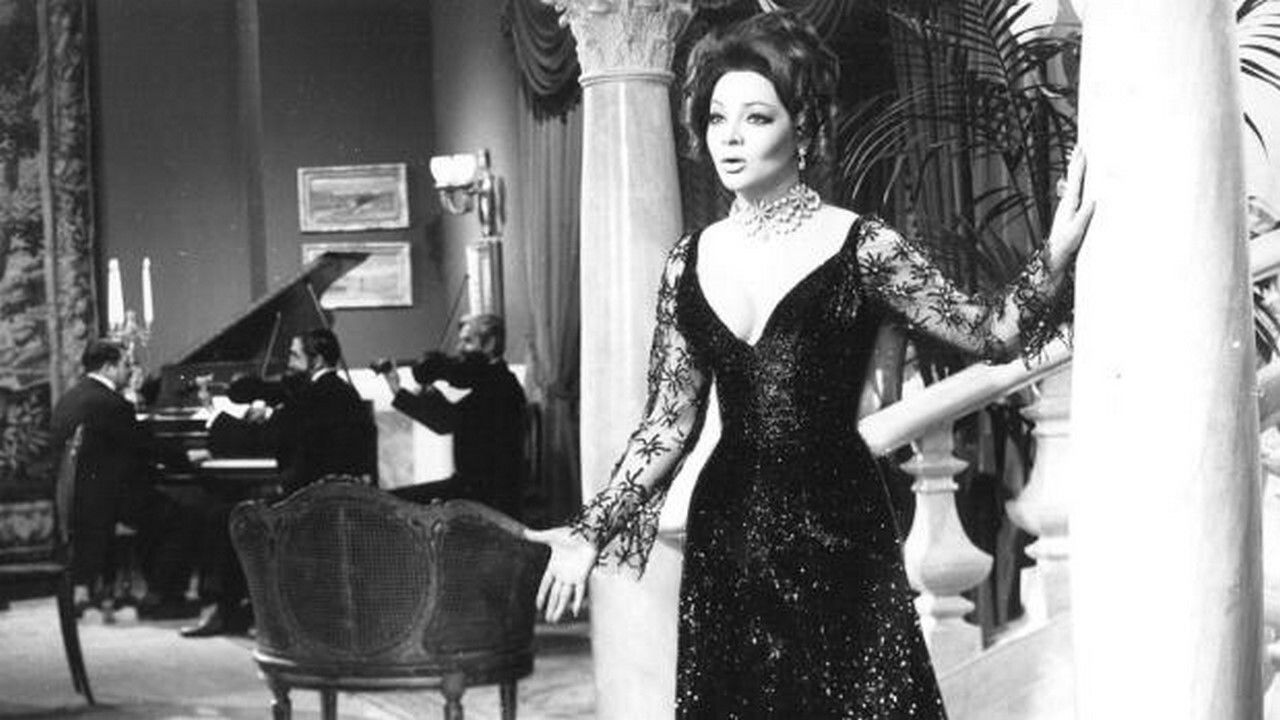 Esa mujer Background