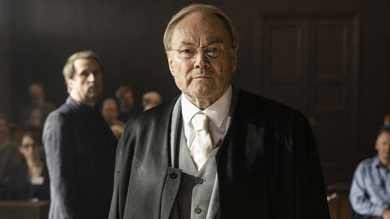 Ferdinand von Schirach: Feinde – Der Prozess Background