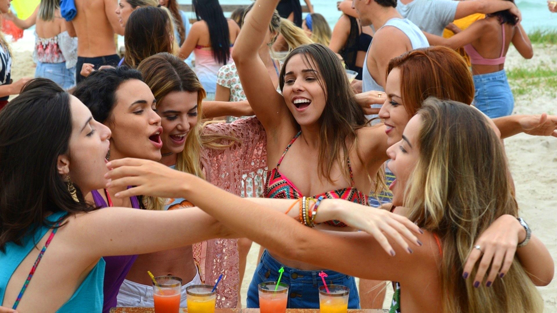 Socorro, Virei uma Garota! Background