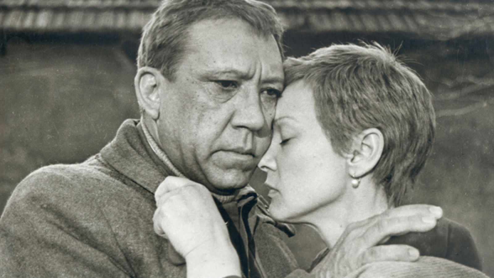 Twenty Days Without War Background