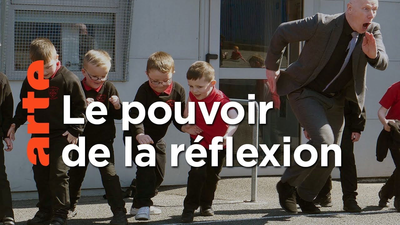 Les petits disciples de Platon - réfléchir sur la réflexion Background