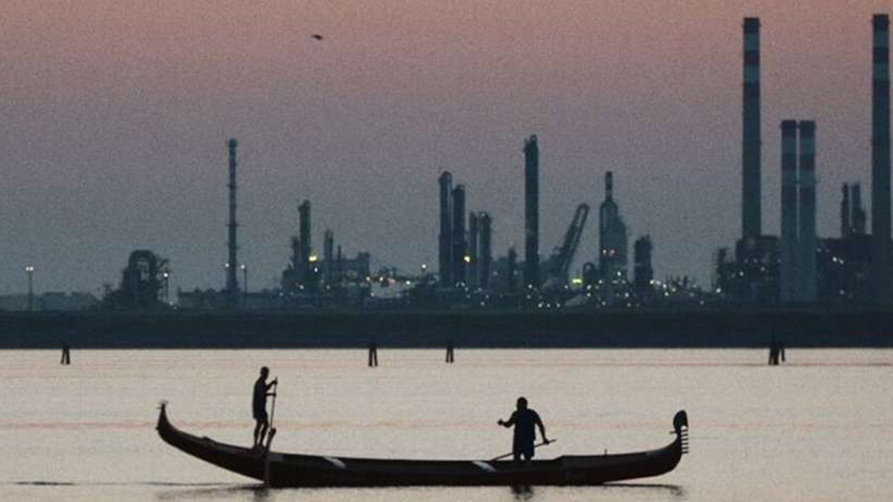 Il pianeta in mare Background