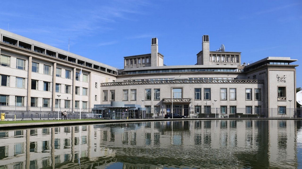 Krieg vor Gericht - Die Jugoslawien-Prozesse Background