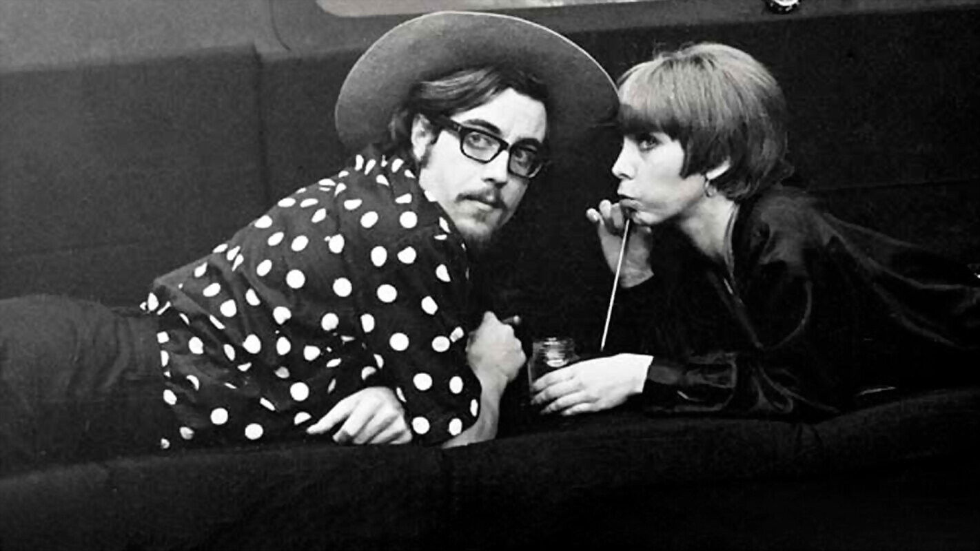 Un, dos, tres, al escondite inglés Background