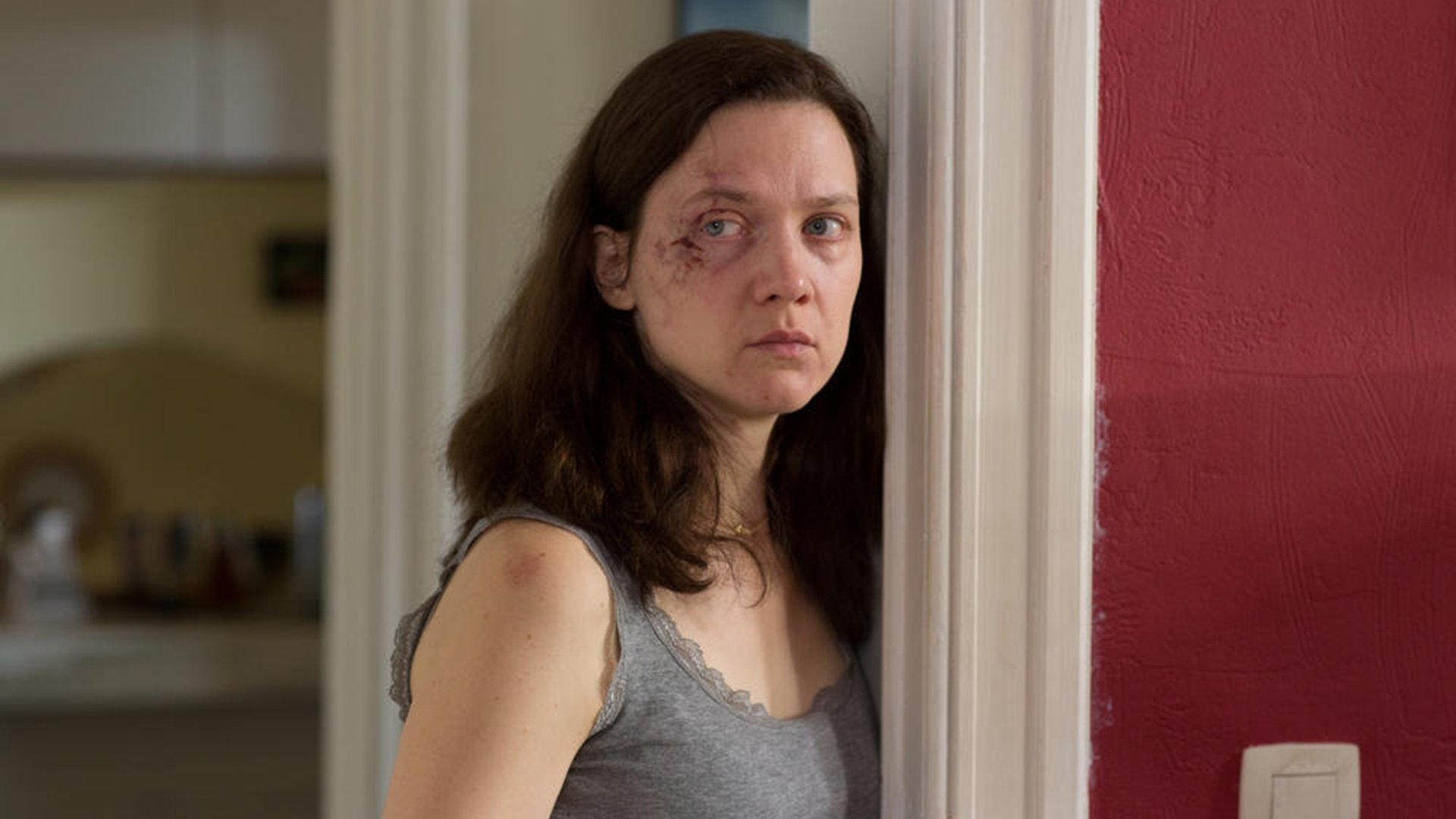 L'Emprise Background