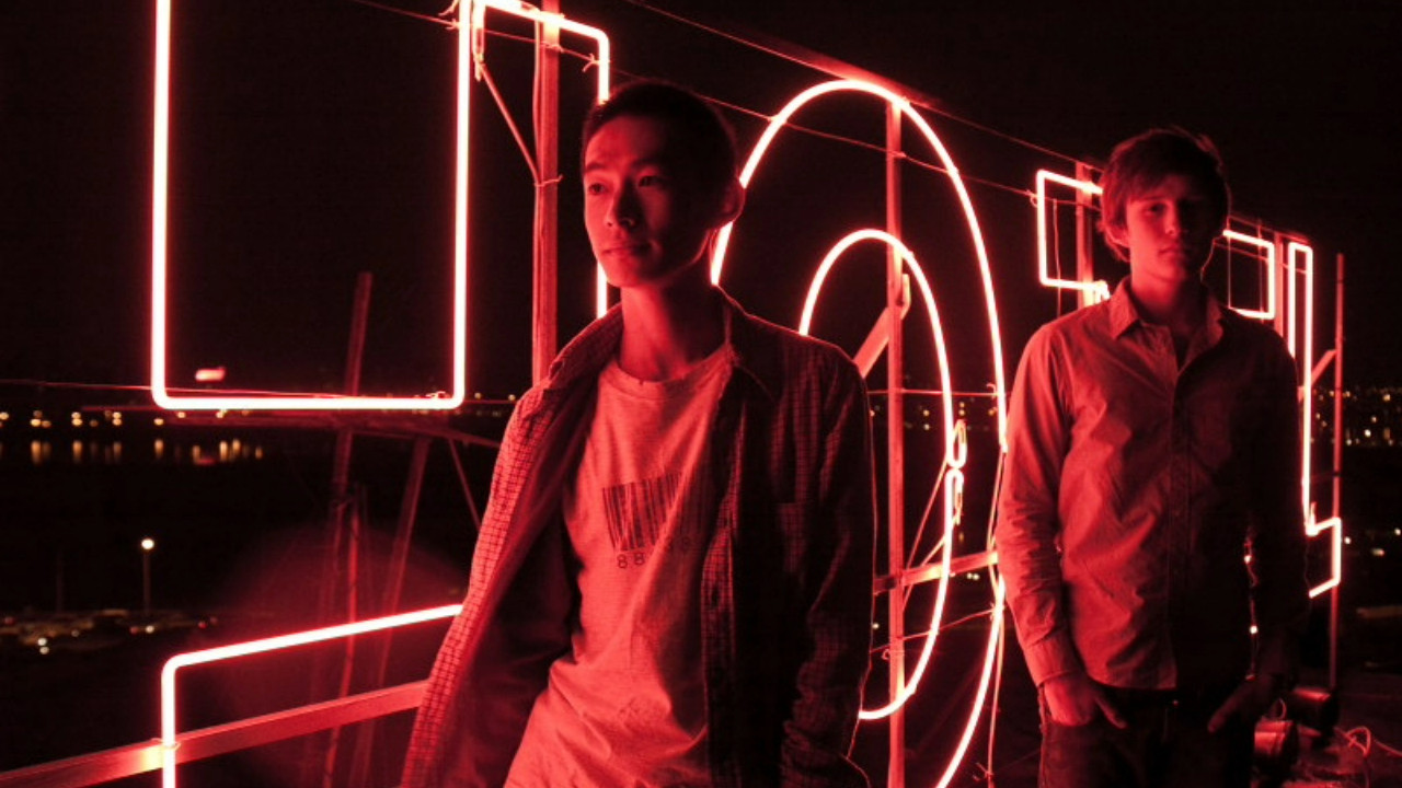 Miss Kicki Background