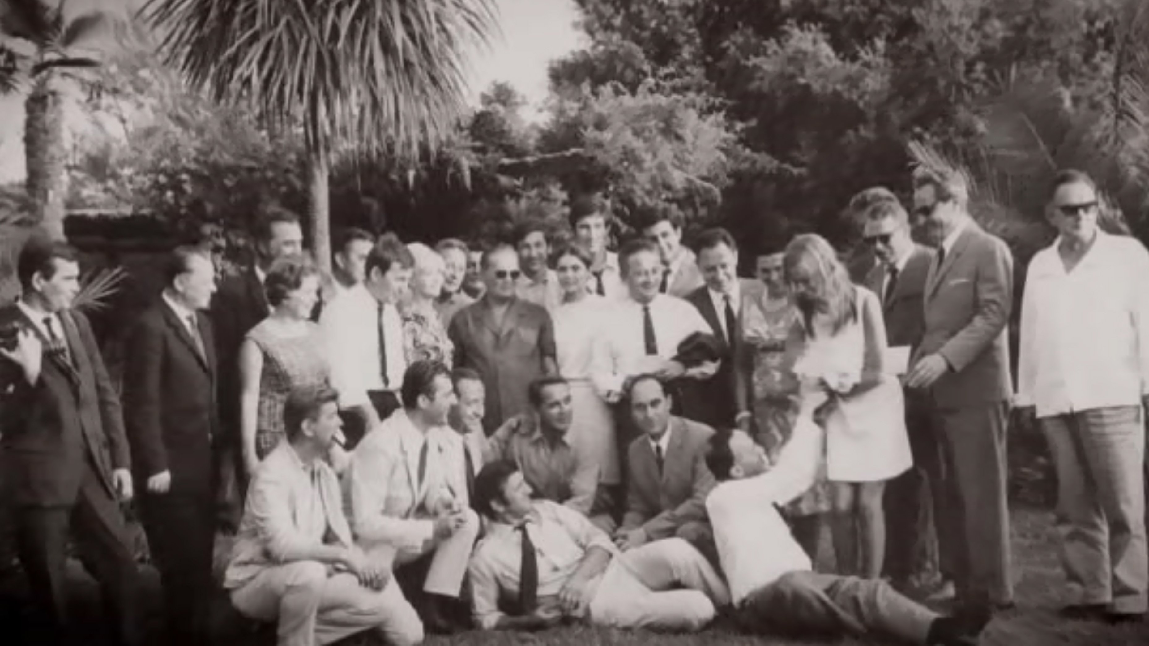 Cinema Komunisto Background