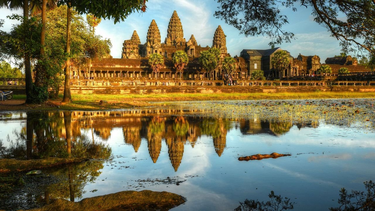 Angkor, le mystère des temples de bronze Background