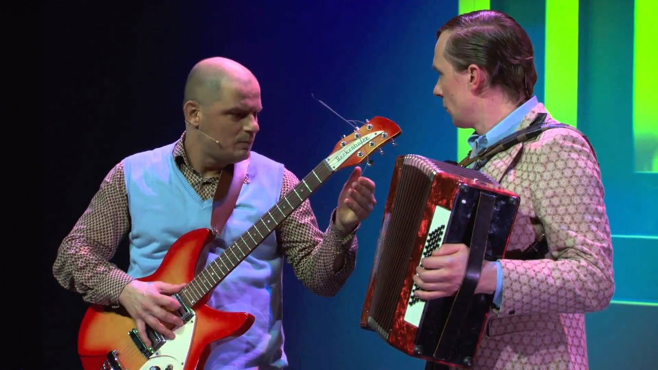 Droog Brood: Dat Wordt Oorlog Background