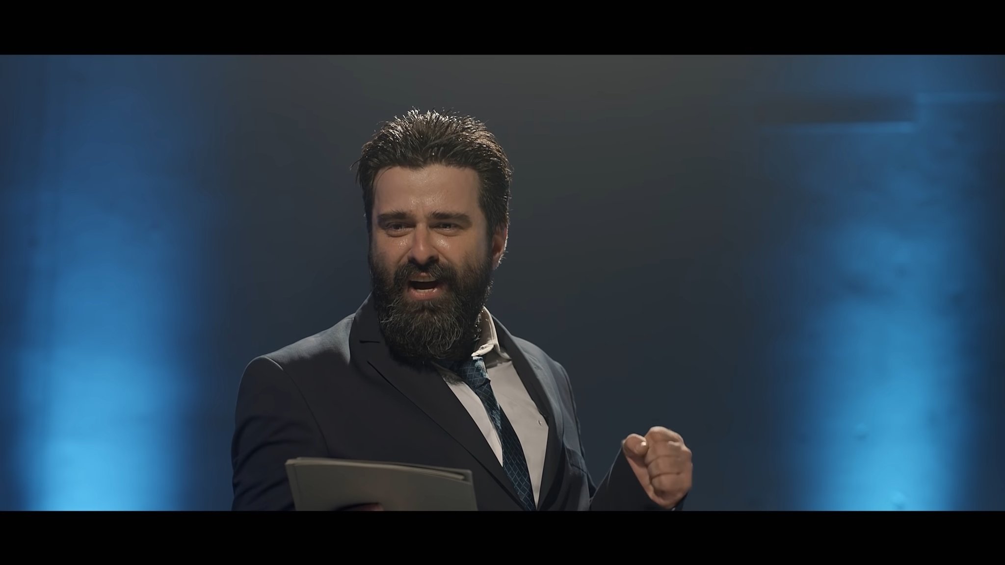 Sabit Kanca: Son Soru Background