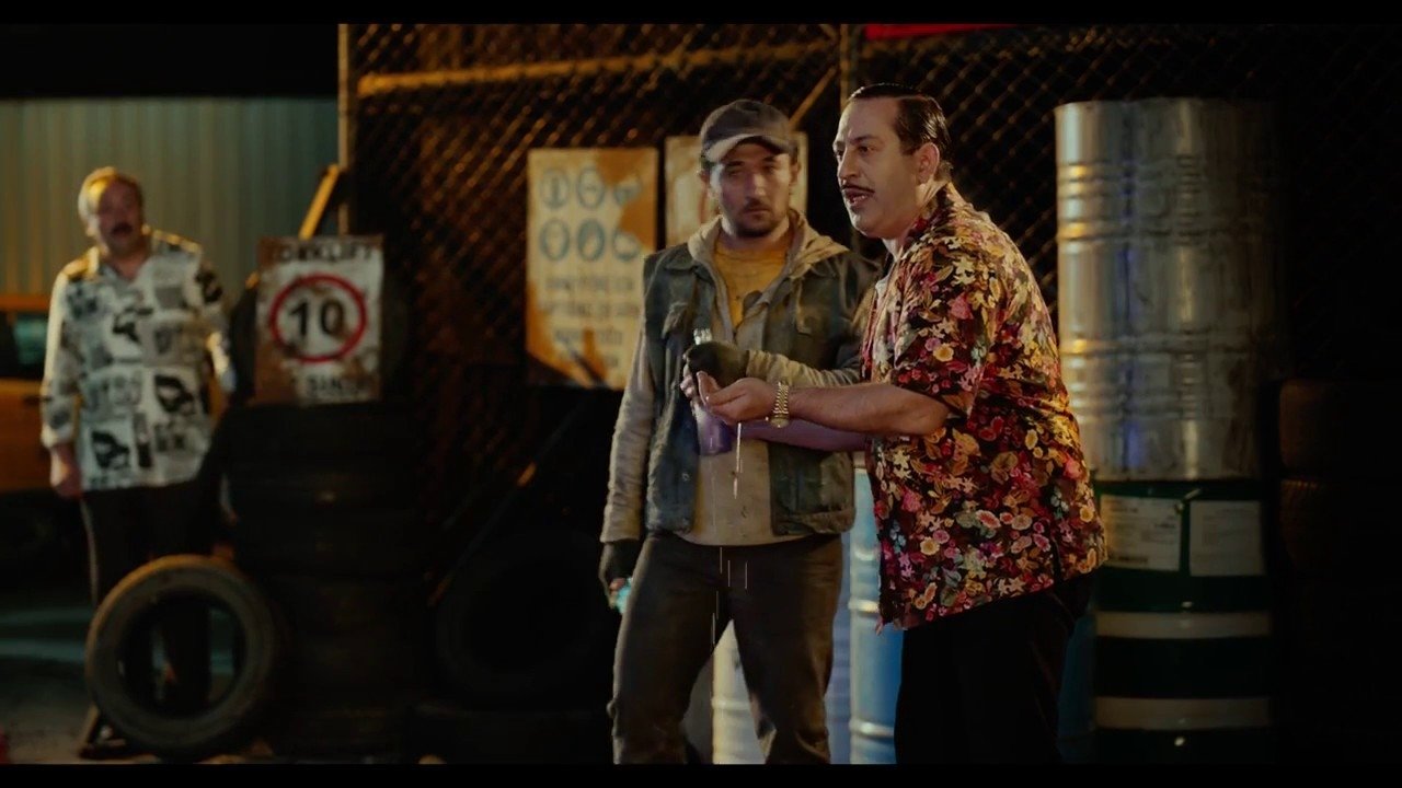 Arif V 216 Background