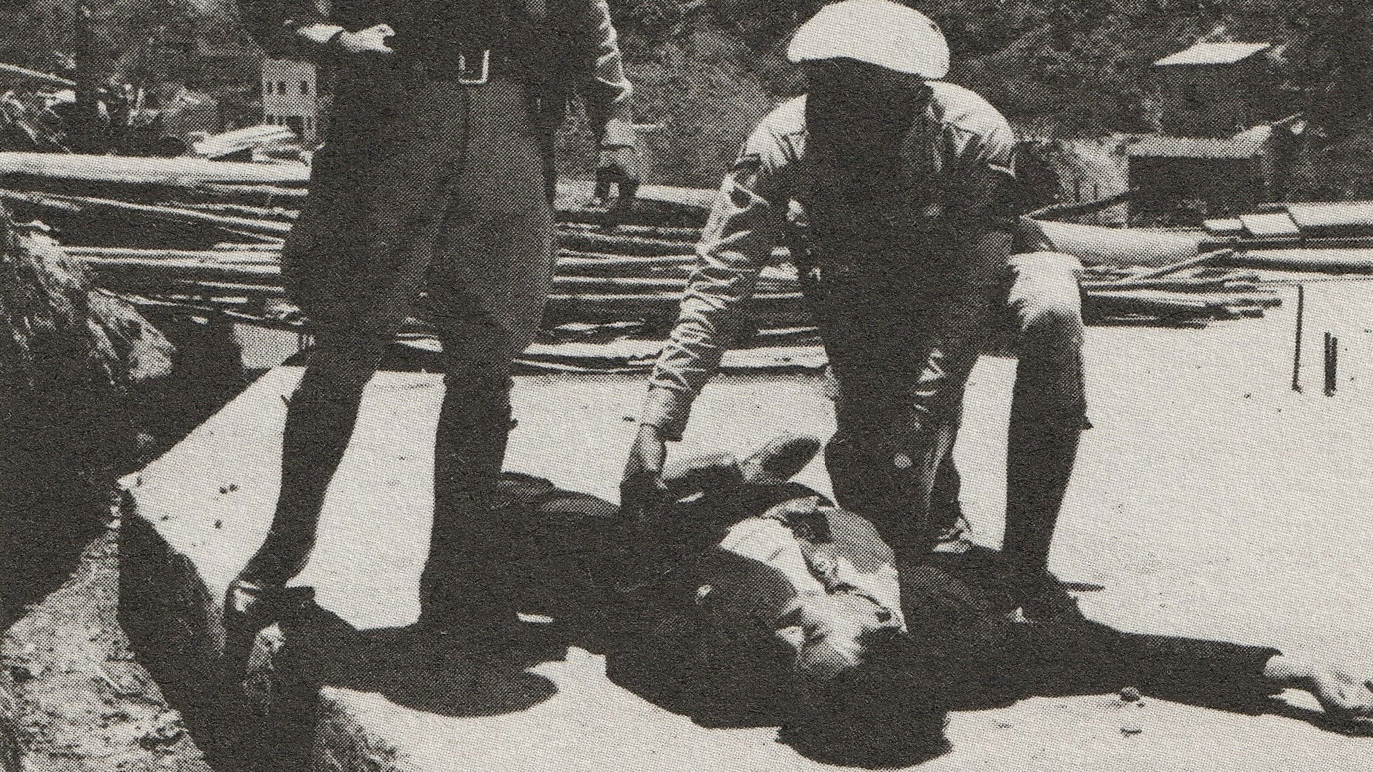 La escalinata Background