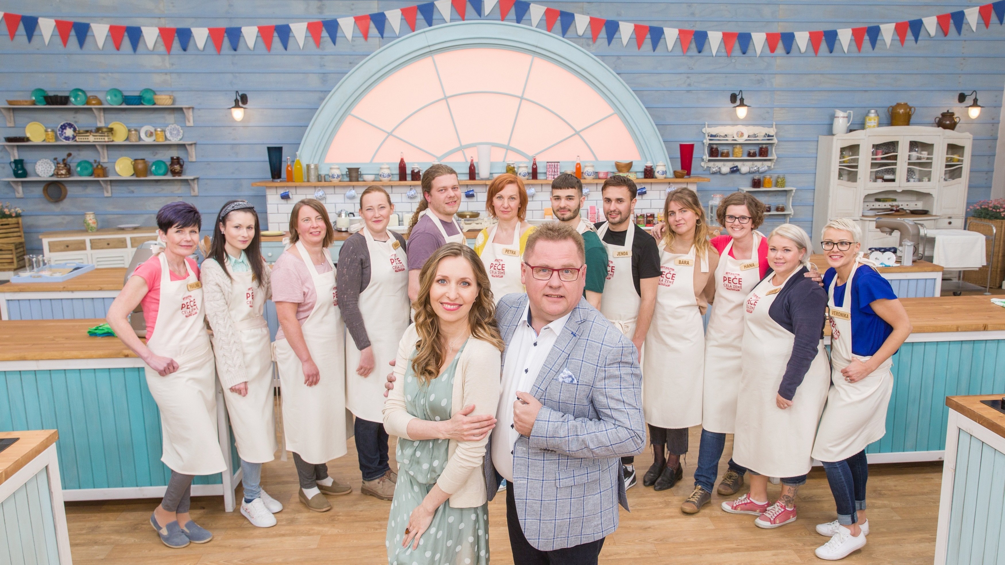 Peče celá země Background