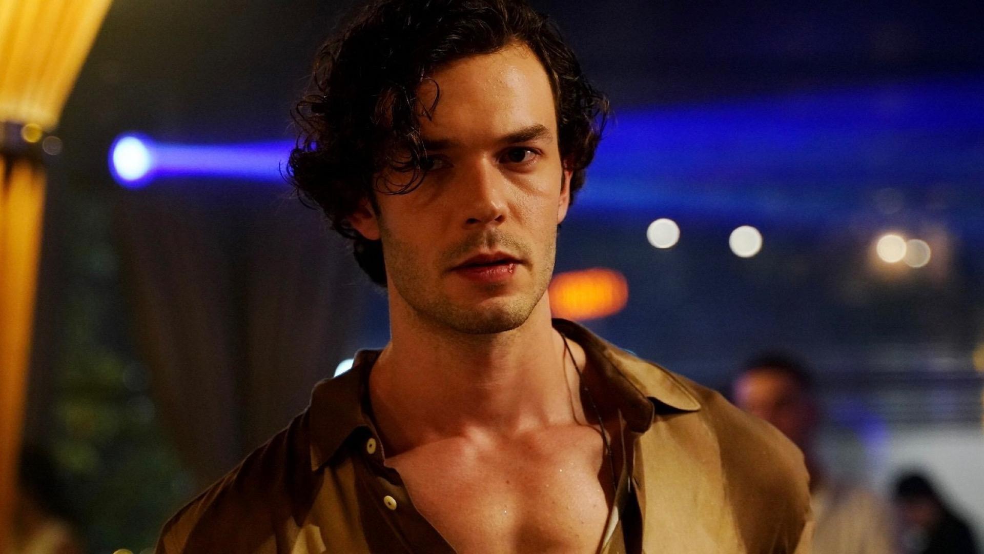 Darmaduman Background