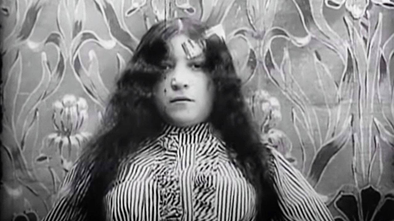 El hotel eléctrico Background