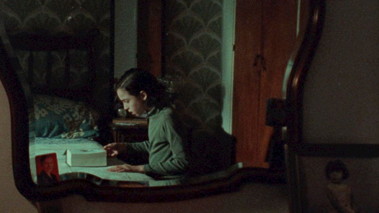 Un arma en la casa Background