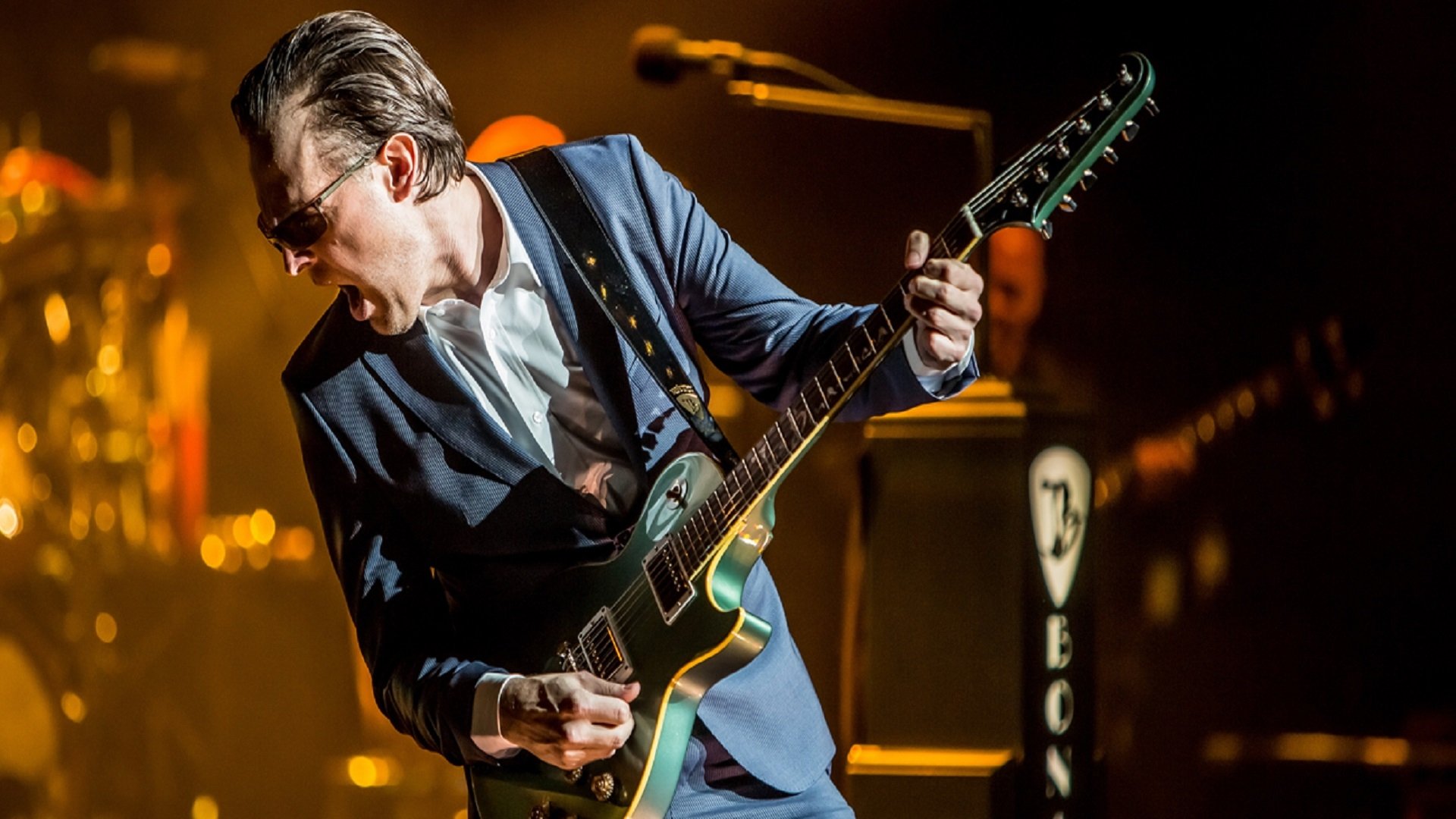 Joe Bonamassa: Live at the Greek Theatre Background
